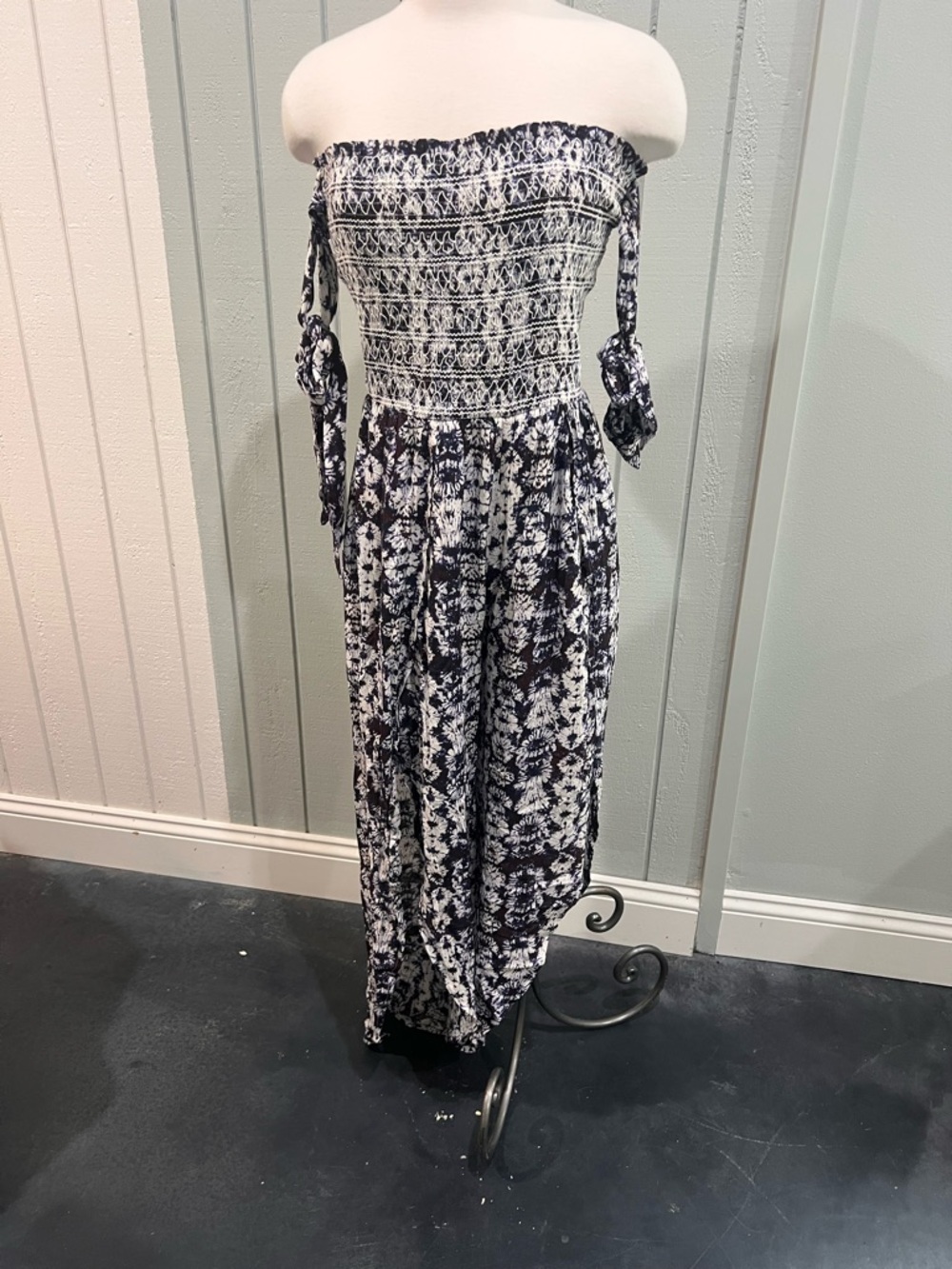 Strapless Smocked Maxi wide leg slit in Navy and White